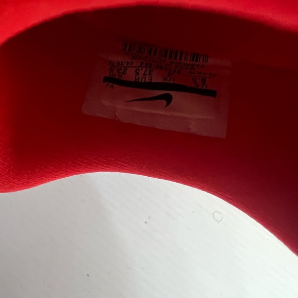 Nike Roshe Run Flyknit “Bright Crimson”. Size 6.5 - Picture 5 of 9